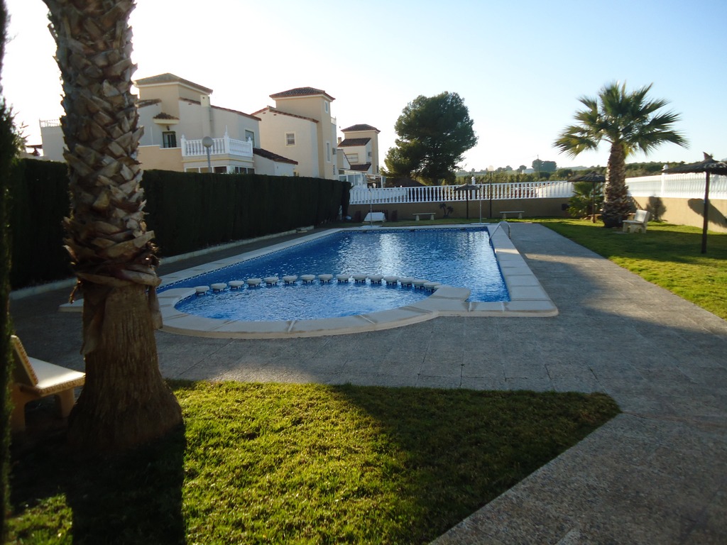 Villa for sale in Algorfa Urb. Montebello €124,950 (CM3146)